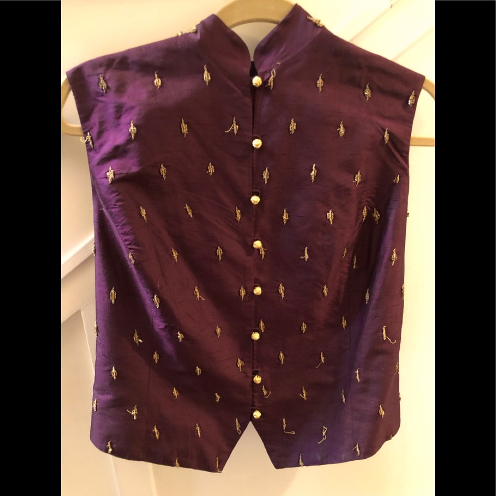 Peter Nygard Designer Silk Vest with gold embroidery